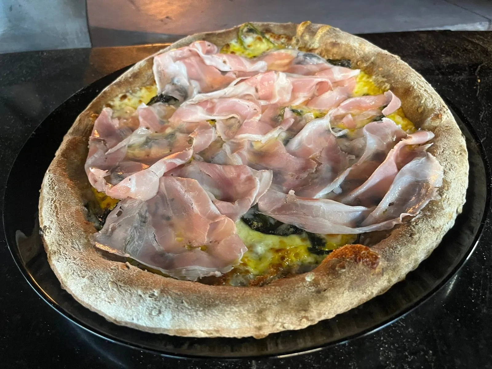 Pizza crudo forno