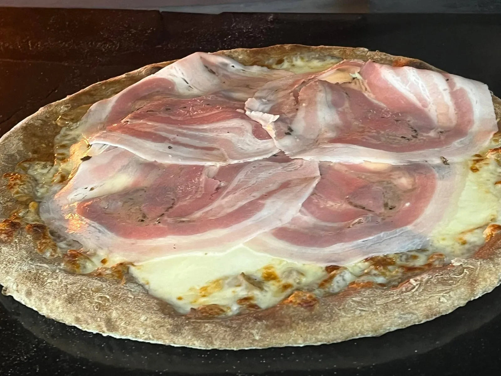 Pizza crudo bianca